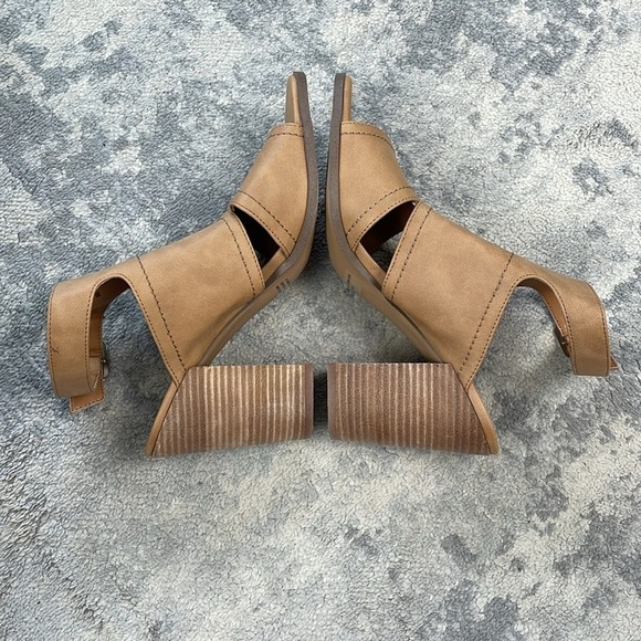 New DV Dolce Vita Brista Shooties Stacked Heel Booties Cut Out Sz 11 - Picture 7 of 14